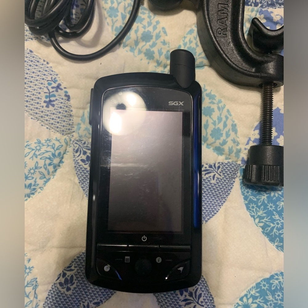 Skycaddie SGX large screen with charger cart attachment and case